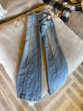 7 For All Mankind Wide-Leg Flare Jeans in Medium Blue